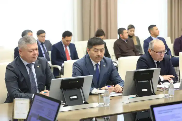 Итоги работы и дальнейшие планы СПК «Актобе» обсудили в областном акимате (4)