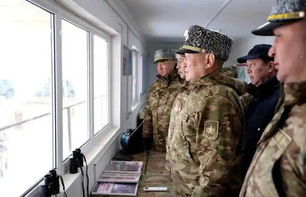 Министр обороны проинспектировал военные объекты в Кызылординской области (3)