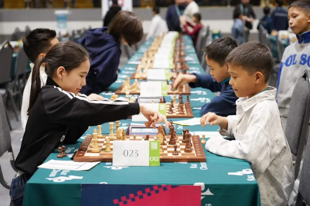 В чемпионате Казахстана по шахматам среди юниоров в Туркестане принимают участие 1052 спортсмена (4)