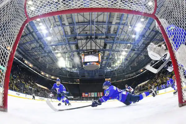 Хоккейная команда «Торпедо» вышла в финал (3)