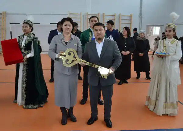 В Шалкарском районе в один день открылись два новых спортивных комплекса (8)