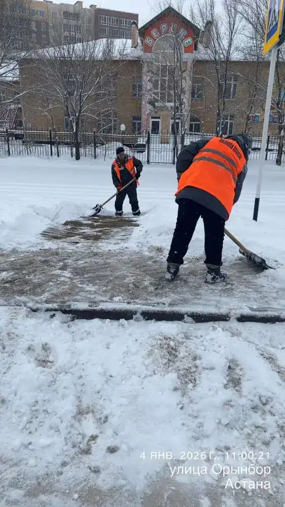 Более 3000 дорожных рабочих и свыше 1600 единиц спецтехники задействованы в снегоуборочных работах в Астане (7)