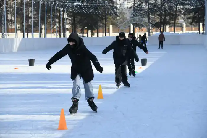 «Закон и порядок»: веселые старты для школьников провели в столичном парке (3)