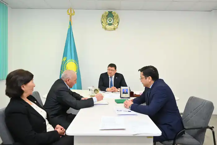 Аким области провел личный прием граждан (6)