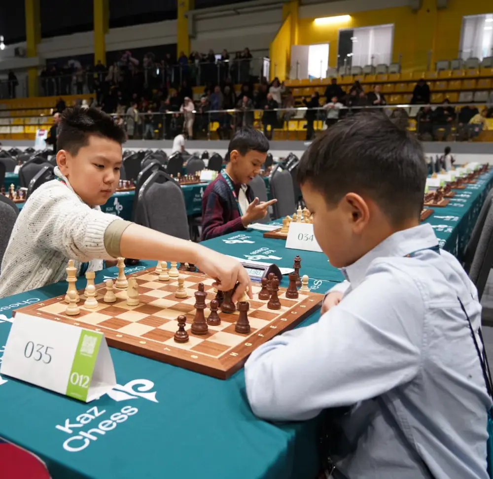 В чемпионате Казахстана по шахматам среди юниоров в Туркестане принимают участие 1052 спортсмена (5)
