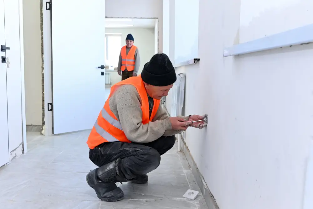 Аким области посетил спортивные объекты в селе Бескарагай (10)