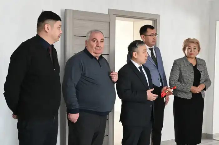 ТОО «Спасское-Агро» обеспечило служебным жильем работников социальной сферы (4)