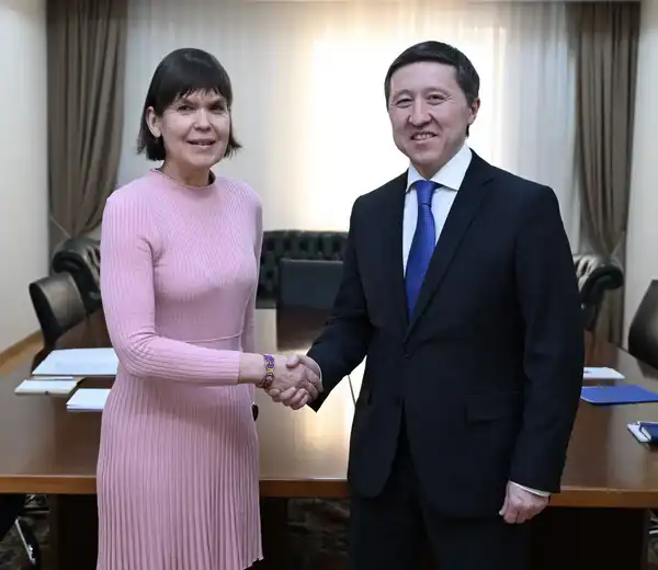 Перспективы сотрудничества с Латвией обсуждены в МИД Казахстана (3)