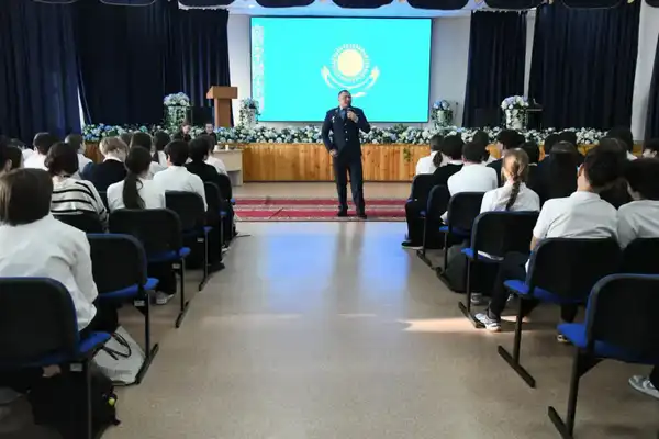 «Закон и порядок»: серию воспитательно-профилактических мероприятий проводят в столичной школе (5)