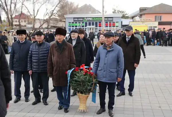 В Таразе почтили память Динмухамеда Кунаева (3)