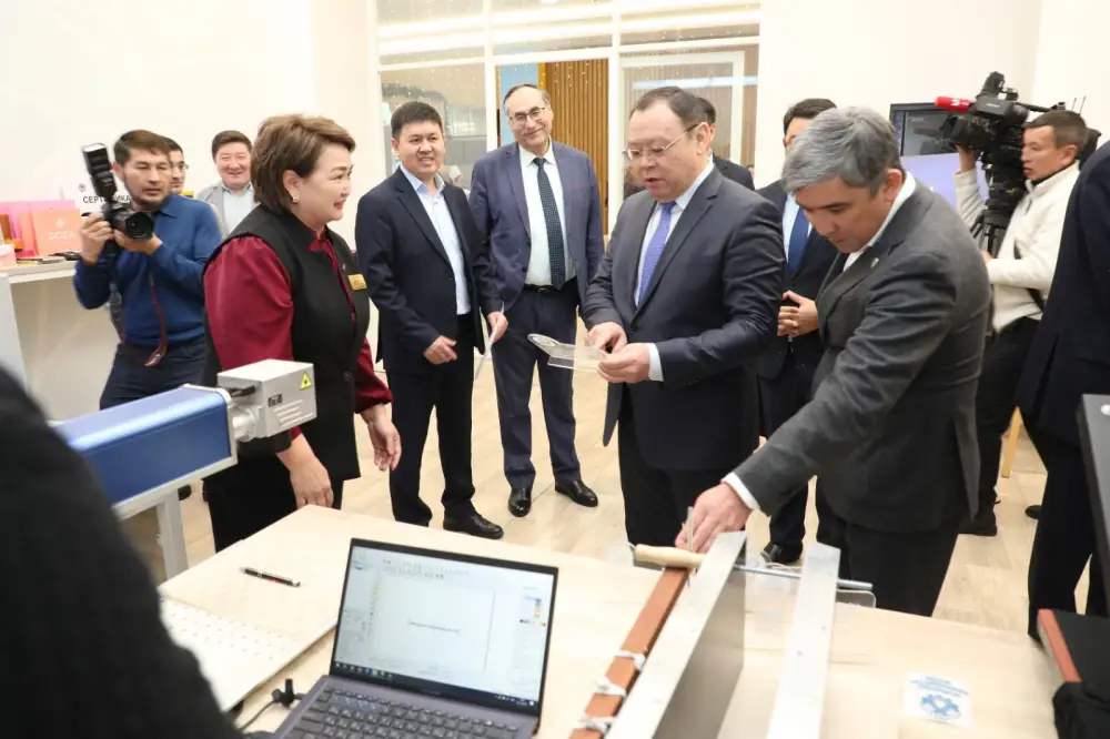 В Алматы подвели итоги Года рабочих профессий (3)