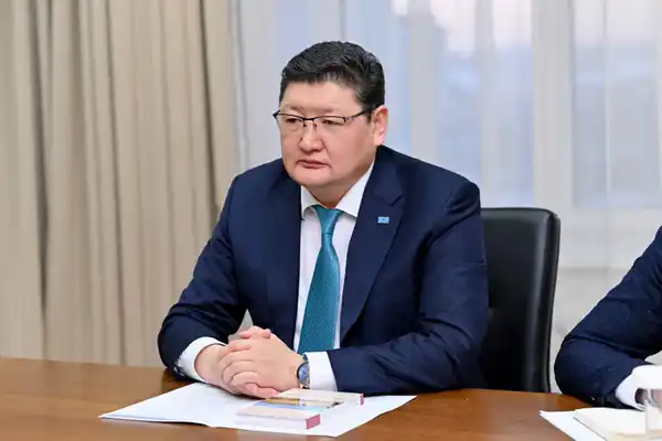 Аким области встретился с обладателем государственной стипендии в сфере культуры Төлегеном Жангалиевым (3)