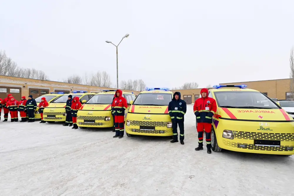 Станция скорой медицинской помощи города Семей получила новые санитарные автомобили (3)