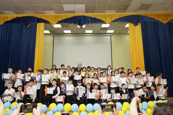 Церемонию вручения поясов юным каратистам провели в столичной школе (7)