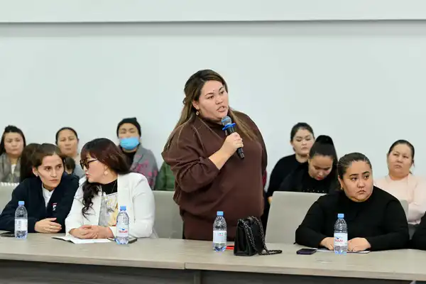 Аким области провел прием граждан по актуальным вопросам (3)