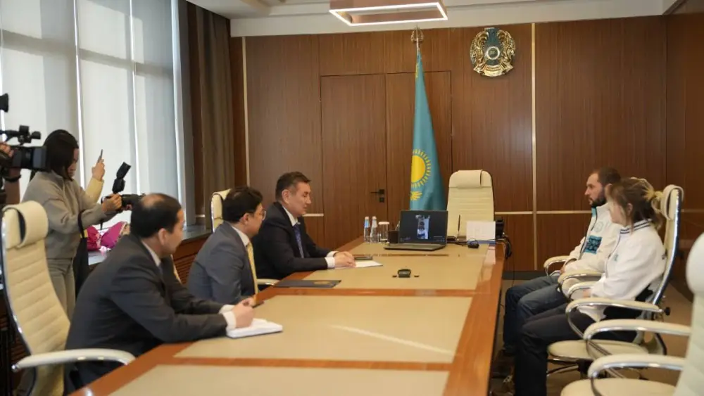 Аким ВКО встретился со спортсменами, участвующими в XXV зимних Олимпийских игр (6)