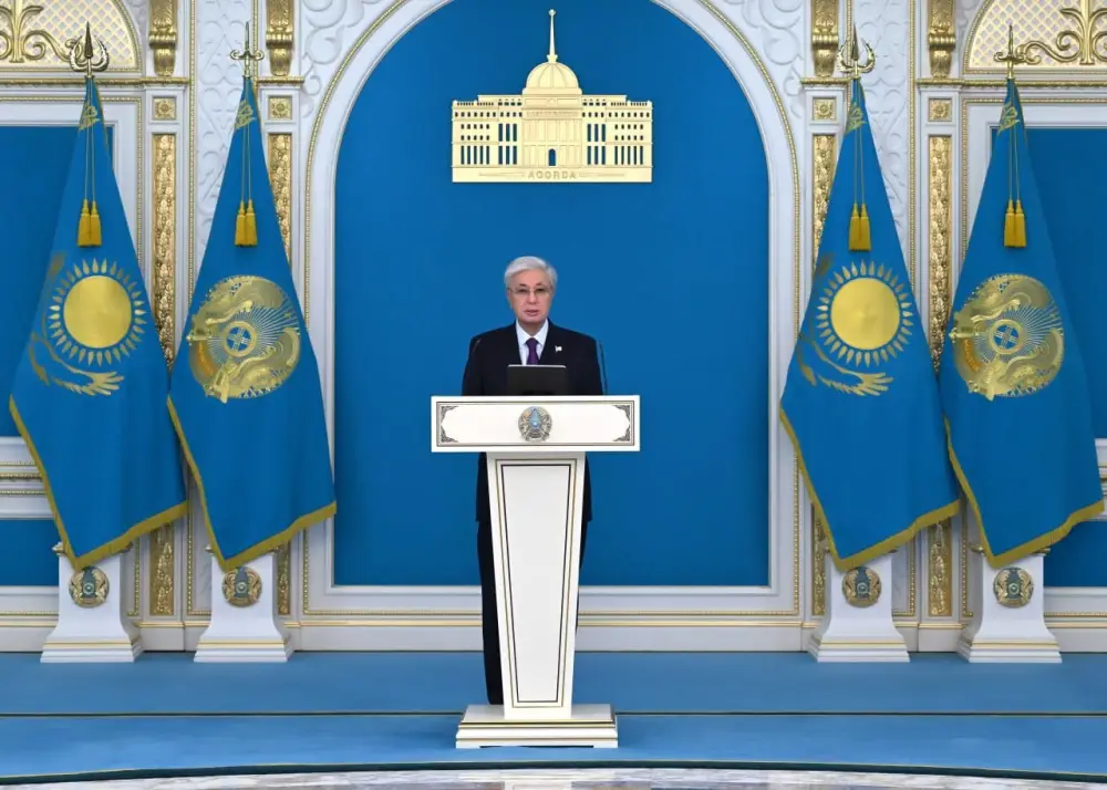 Президент вручил Государственный флаг знаменосцам олимпийской и паралимпийской команд Казахстана (4)