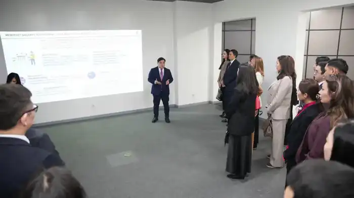 Председатель Агентства Дархан Жазықбай встретился со слушателями «Школы аналитики» (2)