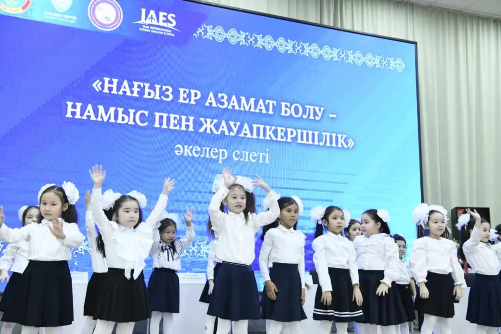 «Быть настоящим мужчиной - честь и ответственность»: в Астане прошел слет отцов (6)