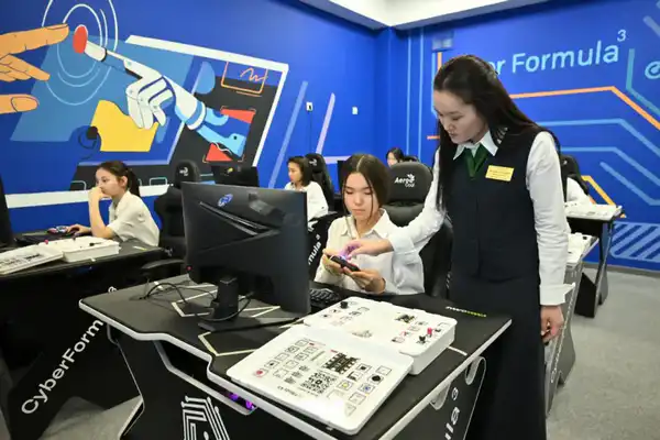 Безопасность и порядок среди учащихся в Астане обеспечивают ИИ камерами (4)