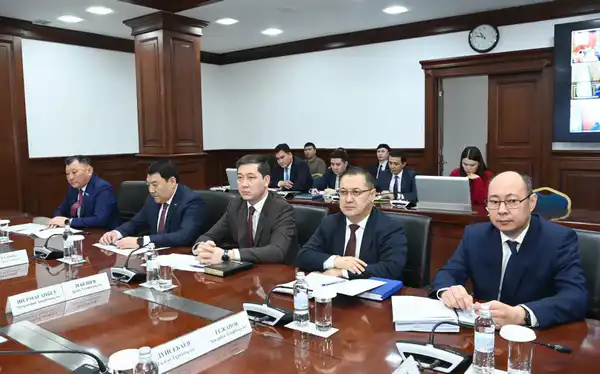 Рассмотрены вопросы развития сферы цифровизации и искусственного интеллекта (2)