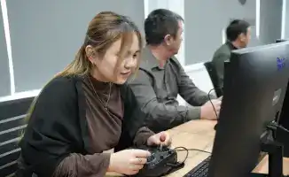 Жетісу взмывает в небеса: юные пилоты сражаются за победу в дрон-рейсинге и авиамоделировании