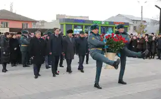 Церемония памяти Динмухамеда Кунаева: объединение общества в честь исторического деятеля