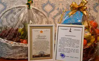 Военные моряки поздравили ветерана в Актау