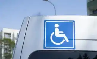 Услуги инватакси через агрегаторы для людей с инвалидностью в 2025 году