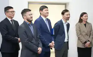 Встреча Дархана Жазықбая с участниками Школы аналитики о профессионализации госаппарата и ИИ в госуправлении