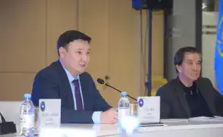 Заседание Ассамблеи народа в Туркестане