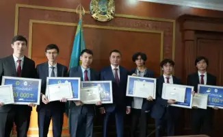 В Караганде наградили бронзовых призёров Международной Жаутыковской олимпиады