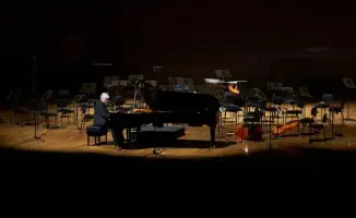 Концерт фортепианной музыки в Астане: Симфония и сольные номера в исполнении 'Қазақконцерт'