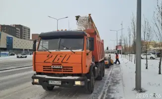 В Астане за ночь вывезли более 23 тысяч кубометров снега, задействовав 3 тысячи рабочих и 1 544 единицы техники