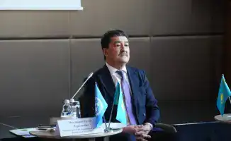 Министр экологии Казахстана делится опытом на встрече со слушателями Школы аналитики