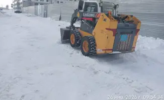 Астана очищает дороги от снега с помощью 1,2 тысячи единиц спецтехники — зимняя сказка под контролем!