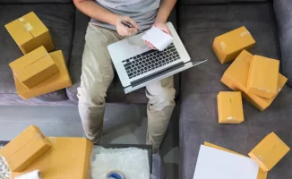 Казахстан сталкивается с ростом цен на бензин и новыми правилами онлайн-покупок на фоне сильных морозов, что может усугубить экономические трудности и повлиять на повседневную жизнь граждан.