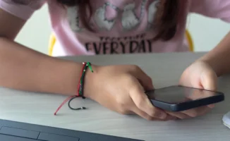 Депутат предложил ограничить доступ к соцсетям для несовершеннолетних