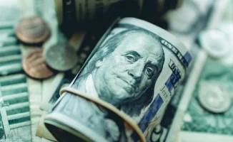 Доллар упал в цене на торгах в Казахстане: курс на 26 января
