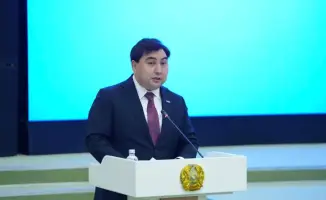 В Казахстане началась программа подготовки госслужащих в области искусственного интеллекта AI Governance