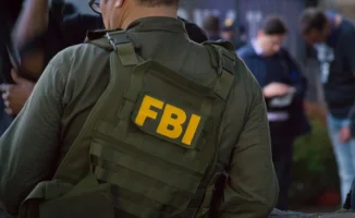 ФБР предотвратило террористический акт, который планировался в канун Нового года в Северной Каролине, сообщает Tengrinews.kz со ссылкой на NBC. Оперативные действия правоохранительных органов позволили избежать возможной трагедии в праздничный период.