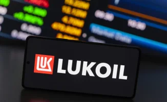 Казахстан готов выкупить доли "Лукойла": министр энергетики Ерлан Аккенженов подтвердил право первоочередного выкупа активов компании в стране.