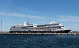 Круизный лайнер: женщина за бортом, поиски без следа