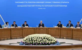 В Астане прошло заседание Рабочей группы по Парламентской реформе с участием президента Касым-Жомарта Токаева. Глава государства отметил, что предложенные инициативы рабочей группы могут стать основой для новой Конституции. Обсуждение сосредоточилось на к