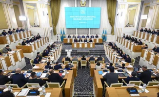 Поправки в Конституцию: депутат рассказал, когда будет готов итоговый текст