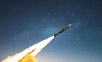 Северная Корея запустила несколько баллистических ракет в сторону Японского моря: ракеты пролетели около 900 километров, сообщают южнокорейские военные.