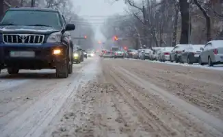 Алматы под снежным одеялом: когда зима шутит, а горожане смеются сквозь слезы