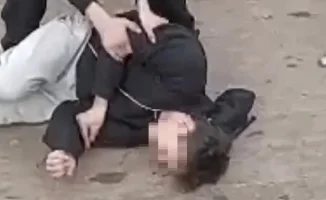 Кастеты в Алматы: массовая драка на видео шокирует