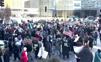 Тысячи людей в Миннеаполисе протестуют против иммиграционных репрессий Трампа в условиях 20-градусного мороза