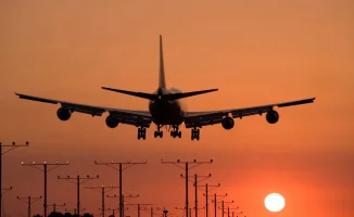 Самолёт FlyArystan при посадке в Алматы столкнулся с птицами: подробности от пресс-службы компании